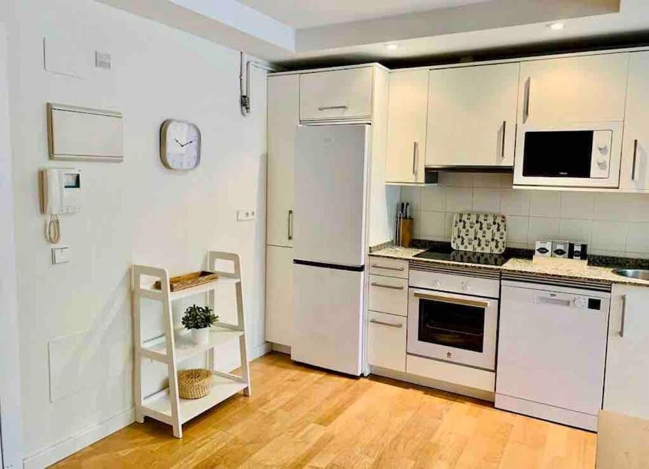 Precioso - Moderno Terraza Y Parking, 2 Hab, 2 Banos, 6-7 Pers - Dispo Abril Y Mayo Llanes Bagian luar foto
